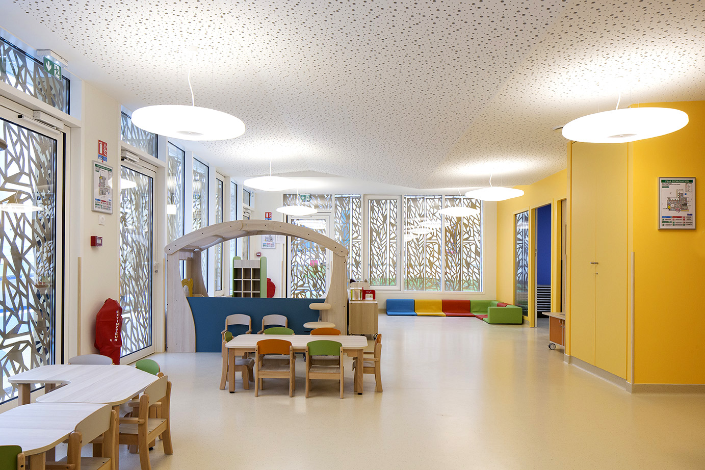 Modern design flooring - LES LUCIOLES COLLECTIVE CRÈCHE