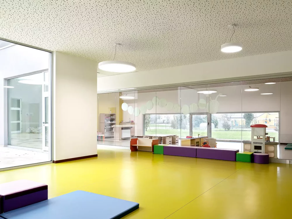 Nursery flooring - Rubber flooring for playroom, kindergarten - Kindergarten Spino d'Adda