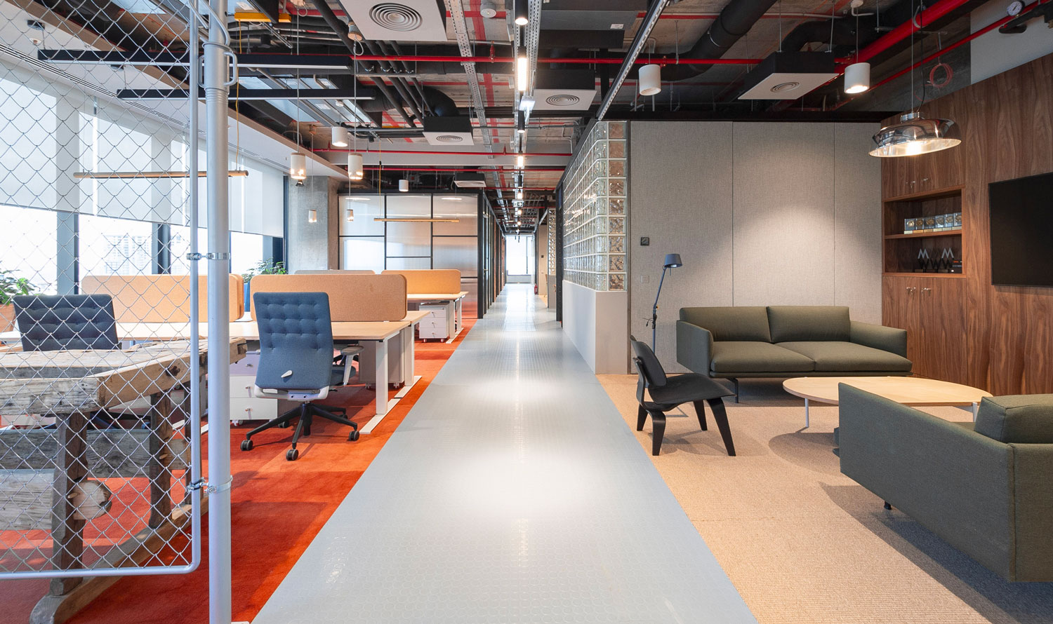 Modern design floor - MCCANN OFFICES